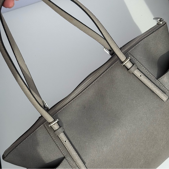 Jet Set Leather Tote - Picture 16 of 16